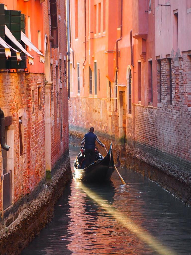 Canales Venecia, el inicio de La Fermata