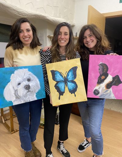 Dos perros y una mariposa en Art Night