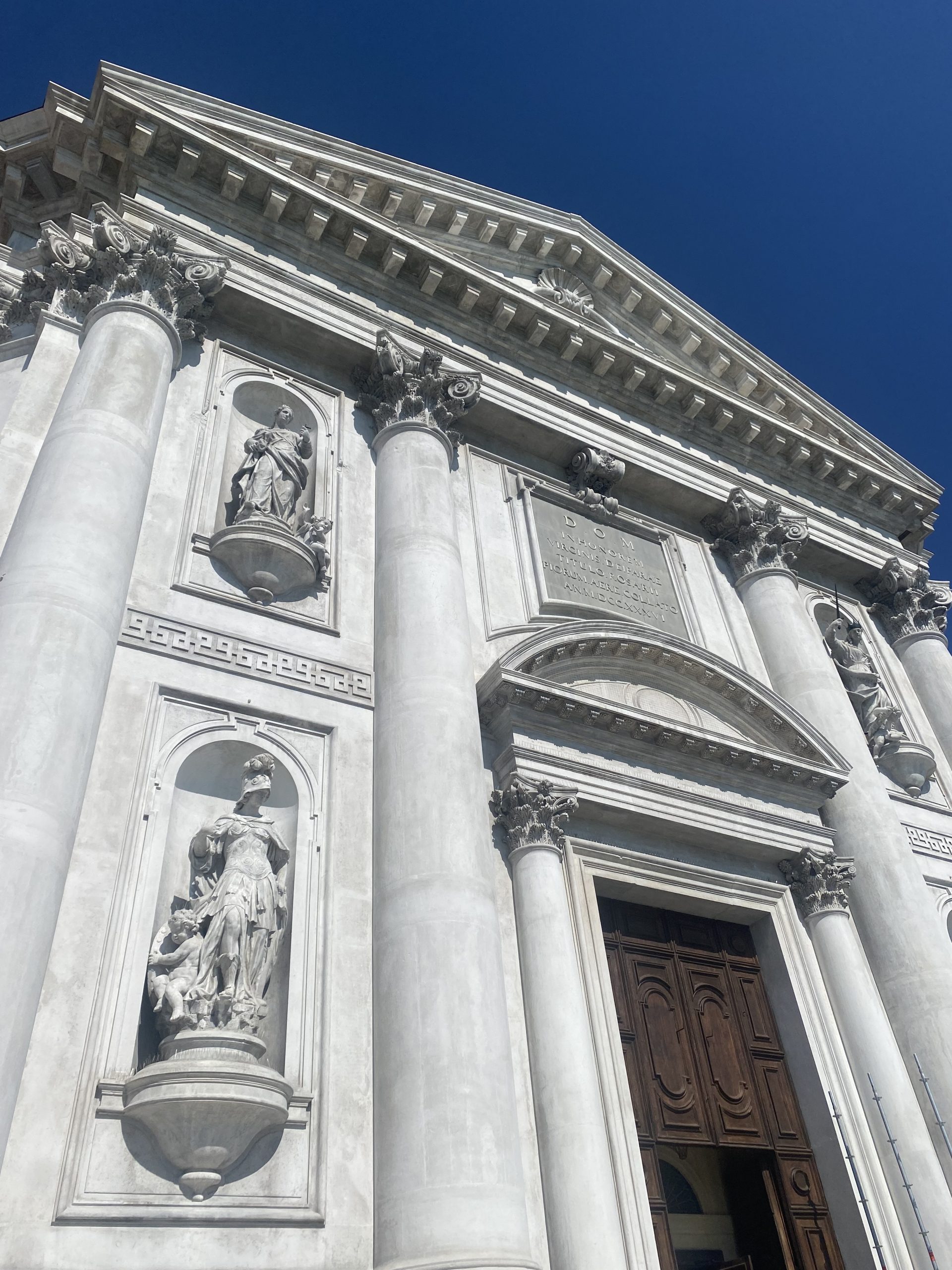 Iglesia restaurada en Venecia, el inicio de La Fermata